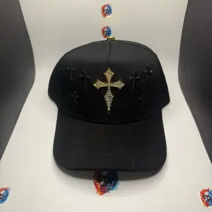 Black baseball cap with cross embroidery