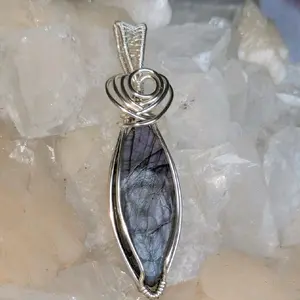 Labradorite pendant