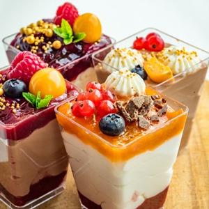 50/100 Pack 5oz Clear Dessert Cups with Lids & Spoons – Mini Parfait Cups for Mousse, Cheesecake, Party & Wedding 50/100 Pack 5oz Clear Dessert Cups with Lids & Spoons – Mini Parfait Cups for Mousse, Cheesecake, Party & Wedding