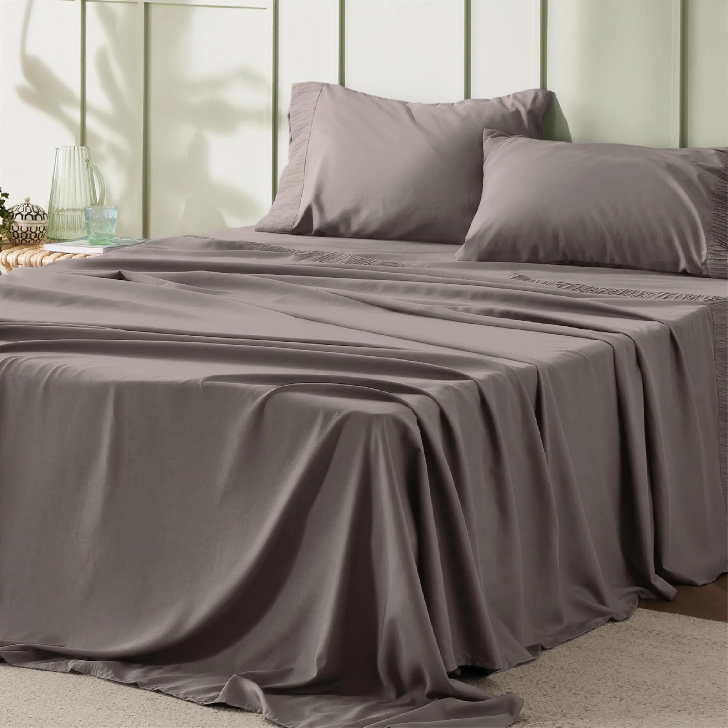 【backtoschool】Bedsure 4-Piece Solid Color  Sheets Set - Breathable Hotel Luxury 14" Deep Pocket Easy Care Machine Washable Durable Silky Smooth Polyester Microfiber Fabric, Bedsheet Sets, Bedding Sets