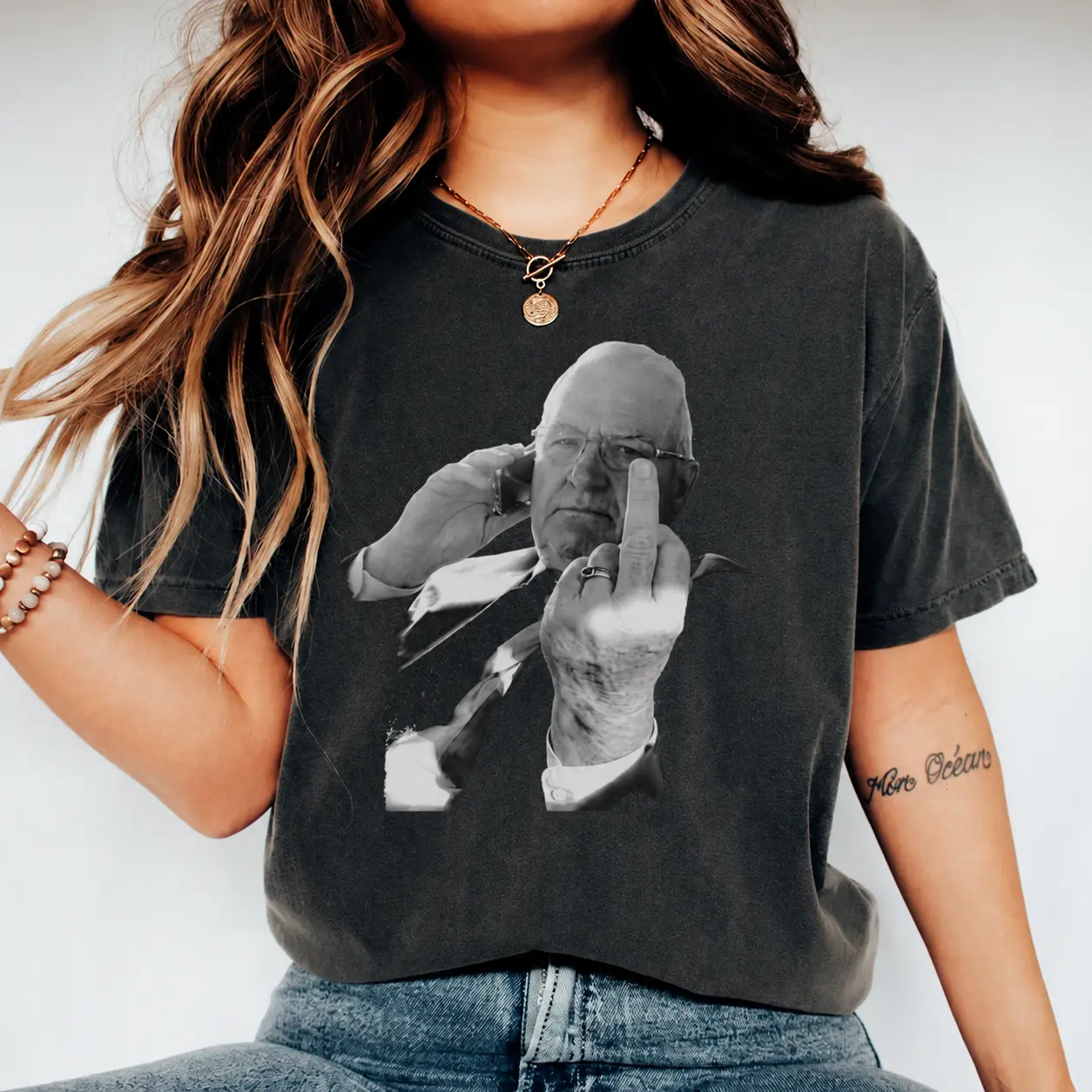 Kevin Reddington Middle Finger Shirt, Courtroom Lawyer Portrait Graphic Tee, Lindsay Clancy Trial T-Shirt, Black and White Photo