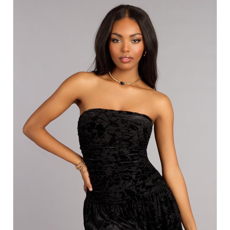 DO NOT ACTIVATE: PEDNING RTV OF WINE COLOR: Flirty Nights Flocked Floral Velvet Skater Dress