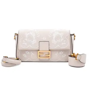 Pre-owned FENDI Leather Shoulder Bags Baguette Medium Cream White JM JM351