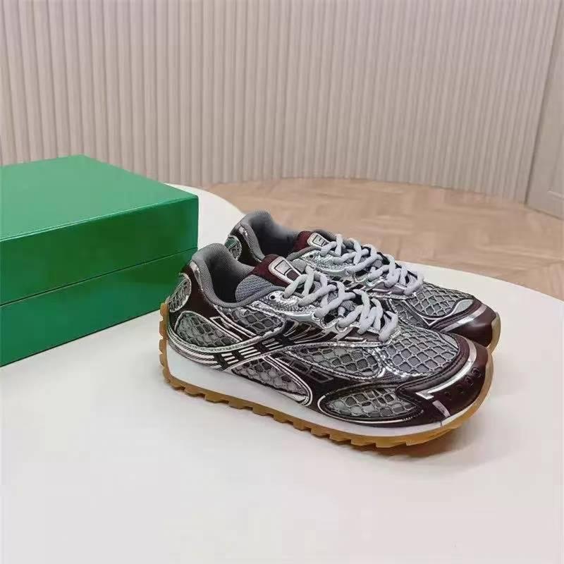 Shoes in the Shoe Cabinet Lace Up Flat Casual Women Round Toe Designer Female Outside Walking Running 2026 Runway Trainers Couple Shoes Girl Closed Casual Sneaker Footwear Athletic Runner Canvas Material