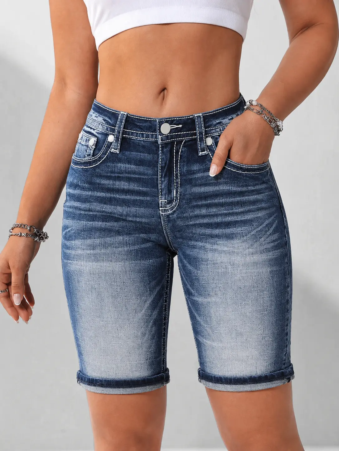 Women's Medium Dark Gradient Faded Wash High-Stretch Mid-Waist Knee-Length Bermuda Denim Shorts, Distressed Ripped, Roll-Up Cuff Hem, Back Pockets, Figure-Flattering Bodycon, Vintage Y2K American Retro Summer Jeans, Womenswear Fit