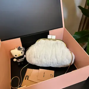 Pre-owned miumiu Leather Shoulder Bags 7.8'' R3189 Shoulder Bag C7544337801 0311 T2 Betsy