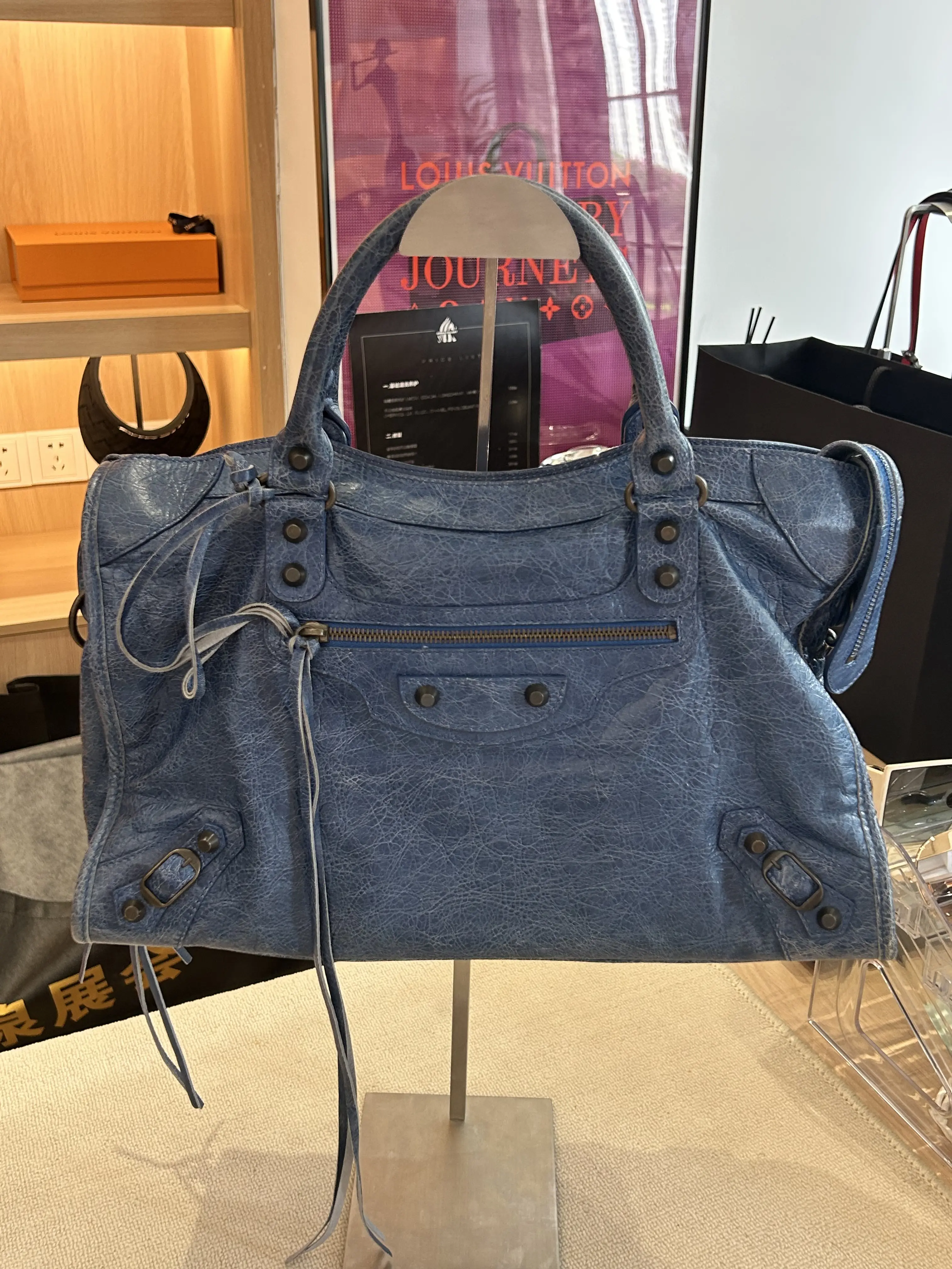 Pre-owned Balenciaga City Blue Distressed Leather Motorcycle Handbag