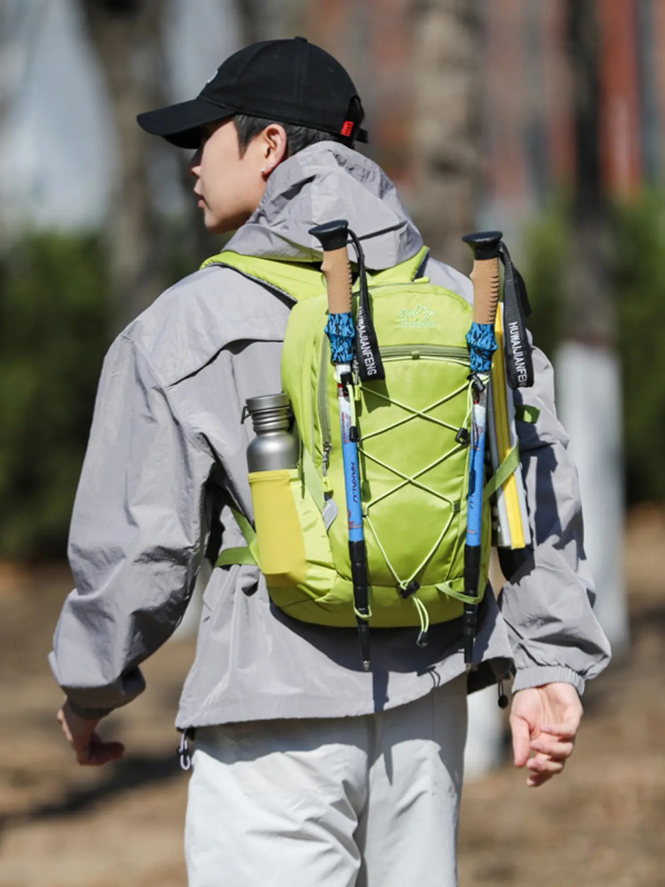 Professional Lightweight Hiking Essentials Trekking Rucksack Backpack Outdoor Sports Travel Bag Hiking Daypacks Large Capacity Waterproof Daypack