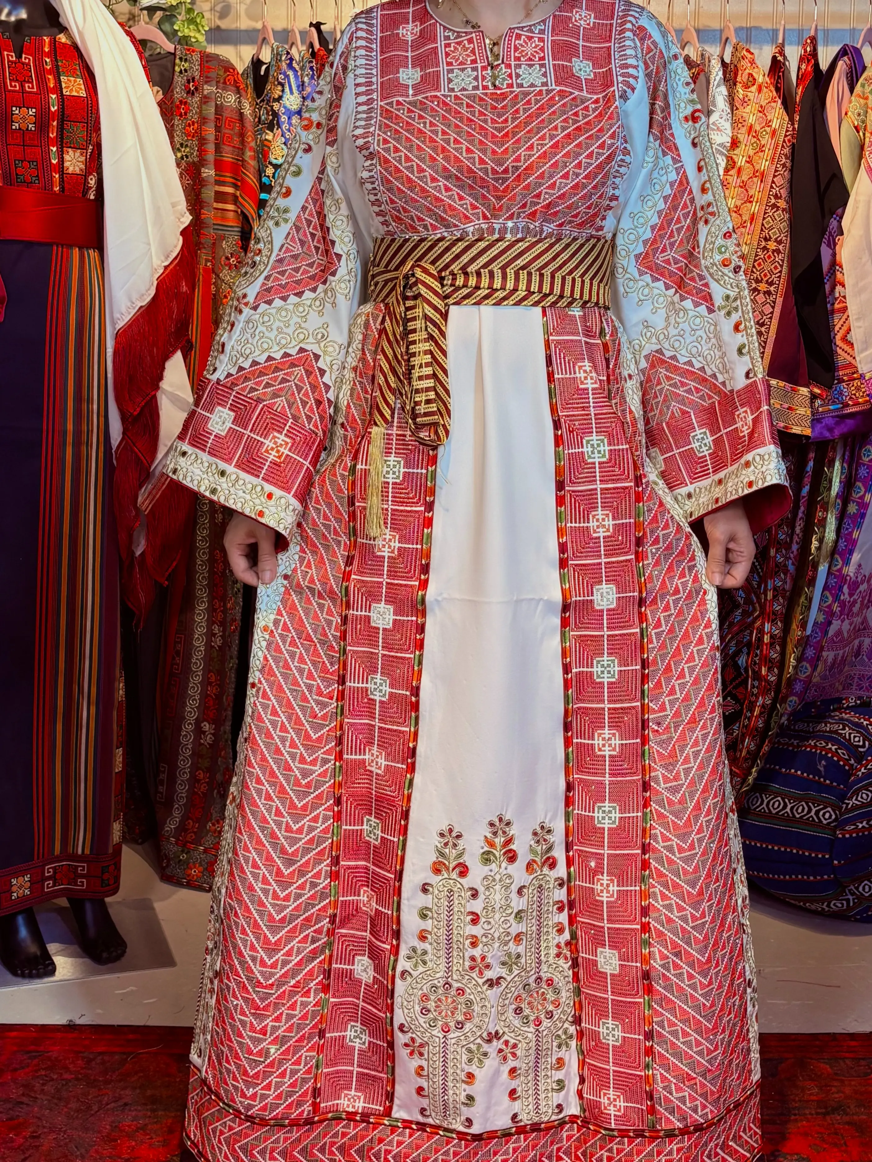 TALAJAZZY Palestinian Embroidery Bridal Thobe with Saya Belt - ثوب عروس مقدسي مع حزام الصايا
