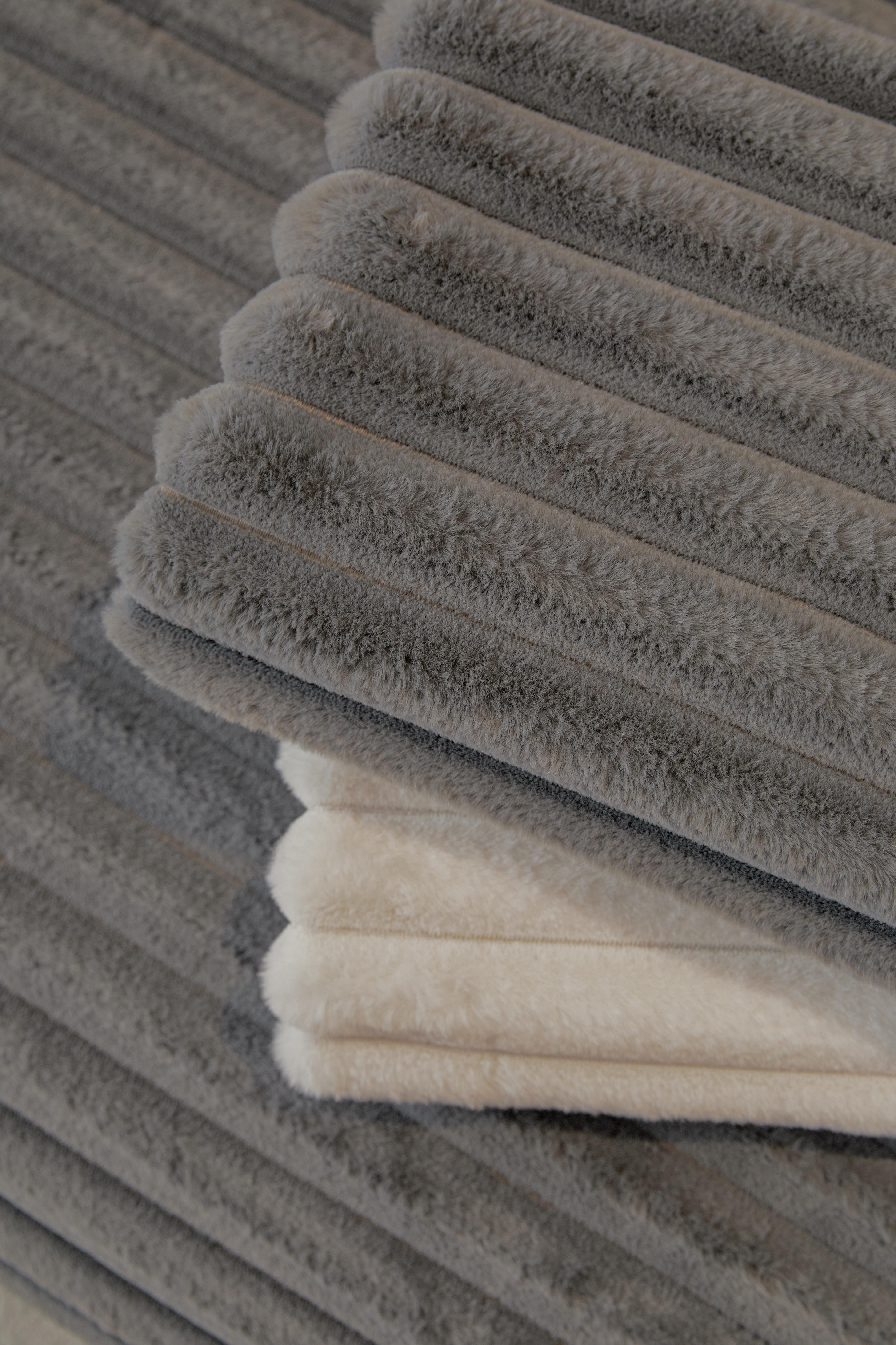 【SlumberHome】Pure Color Sofa Cover, Anti-Slip Sofa Protector, Soft Comfortable Sofa Pillow Case, Decorative Room Accessory for Living Room, Reusable Home Furniture Protection Durable Cushions couch cover for sofa