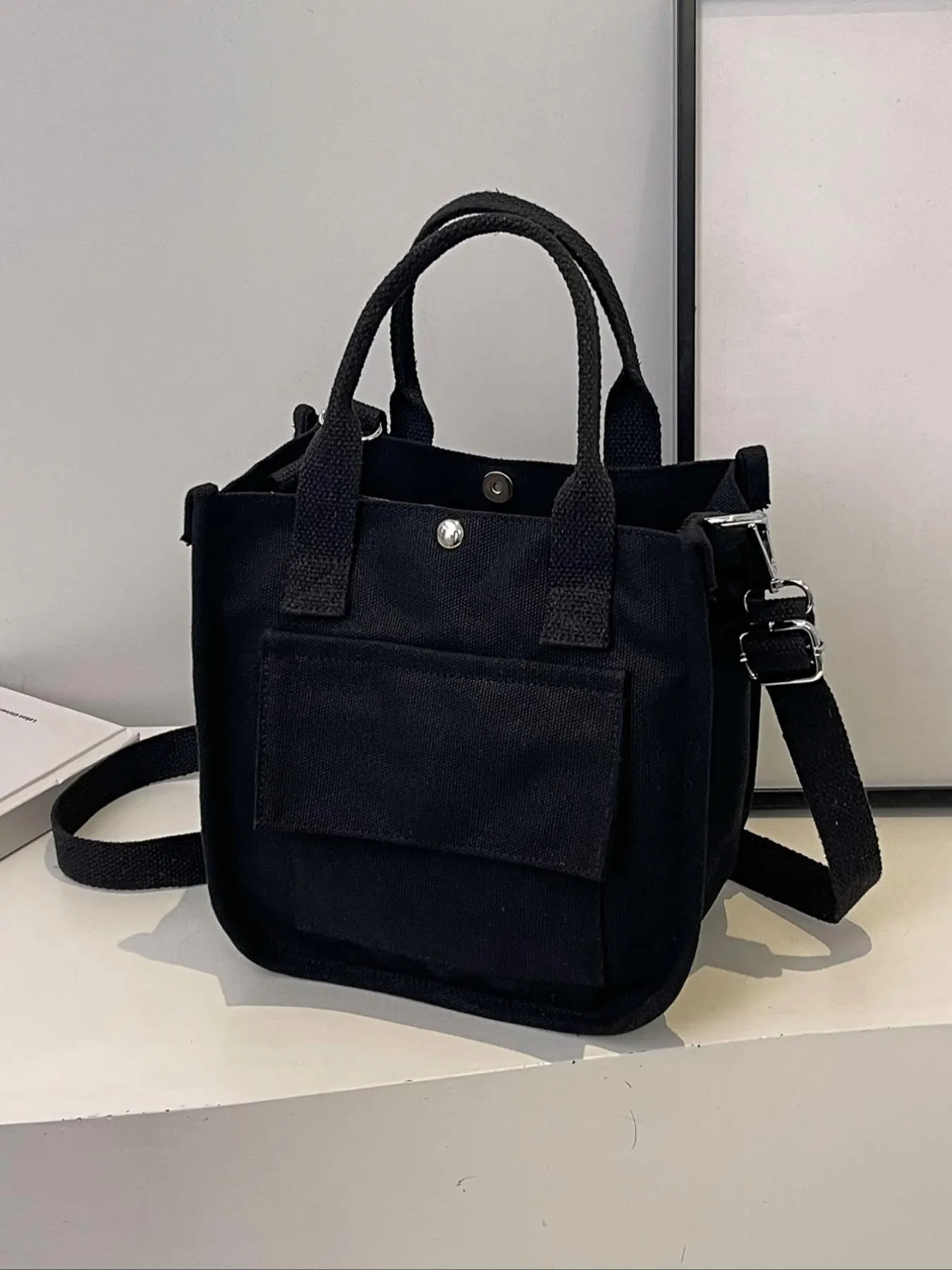 Minimalist Canvas Tote Bag for Women, Large Capacity Crossbody Shoulder Bag with Front Pocket and Snap Closure for School & Casual Use, Everyday Bag, Messenger Bags