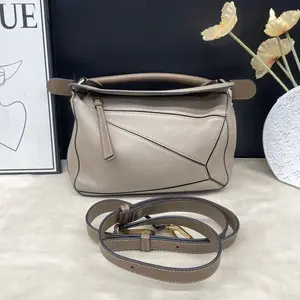 Pre-owned Loewe Leather Shoulder Bags 7.8'' R17719 Shoulder Bag C10143302783 0315 T1 Chloe