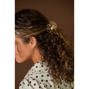 Rose Pearl Claw Clip