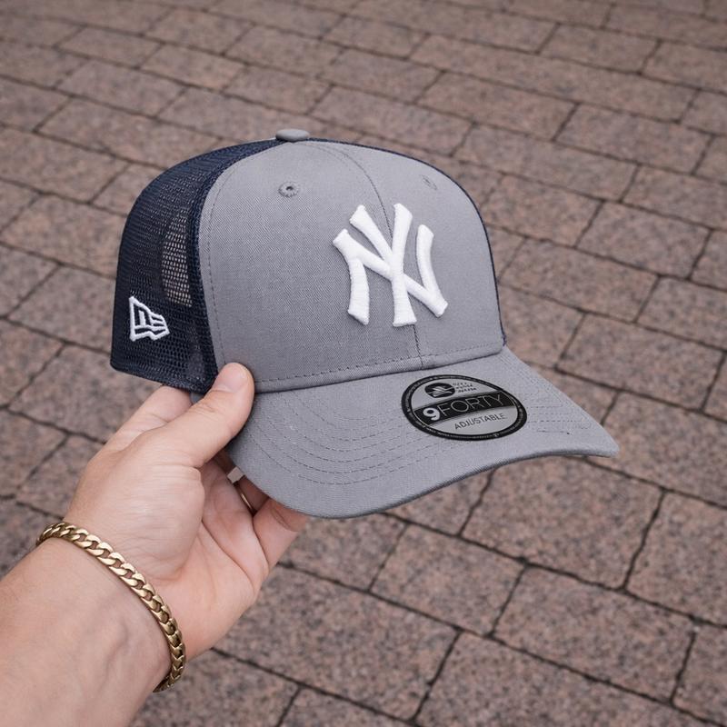 Premium MLB Fitted Caps NY & LA – Flat Brim Baseball Hats in Bold Colours, Clean Logo Embroidery for Modern Street Fashion