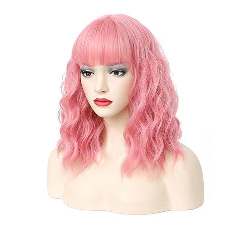 Natural wavy short wig with full bangs that bring a beautiful faceframing effect and deliver effortless charm all day