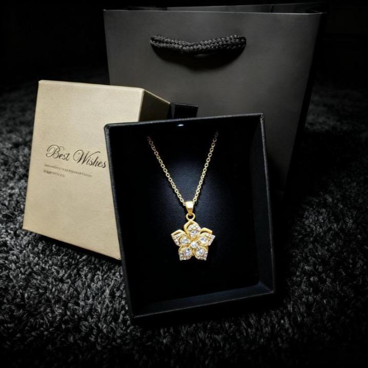 Fashion Lucky Five-Petal Flower Pendant Necklace Sparkle Gold Zircon 360° Rotatable Chic Daily Accessory Luxury Elegant Perfect Valentine's Day Gift