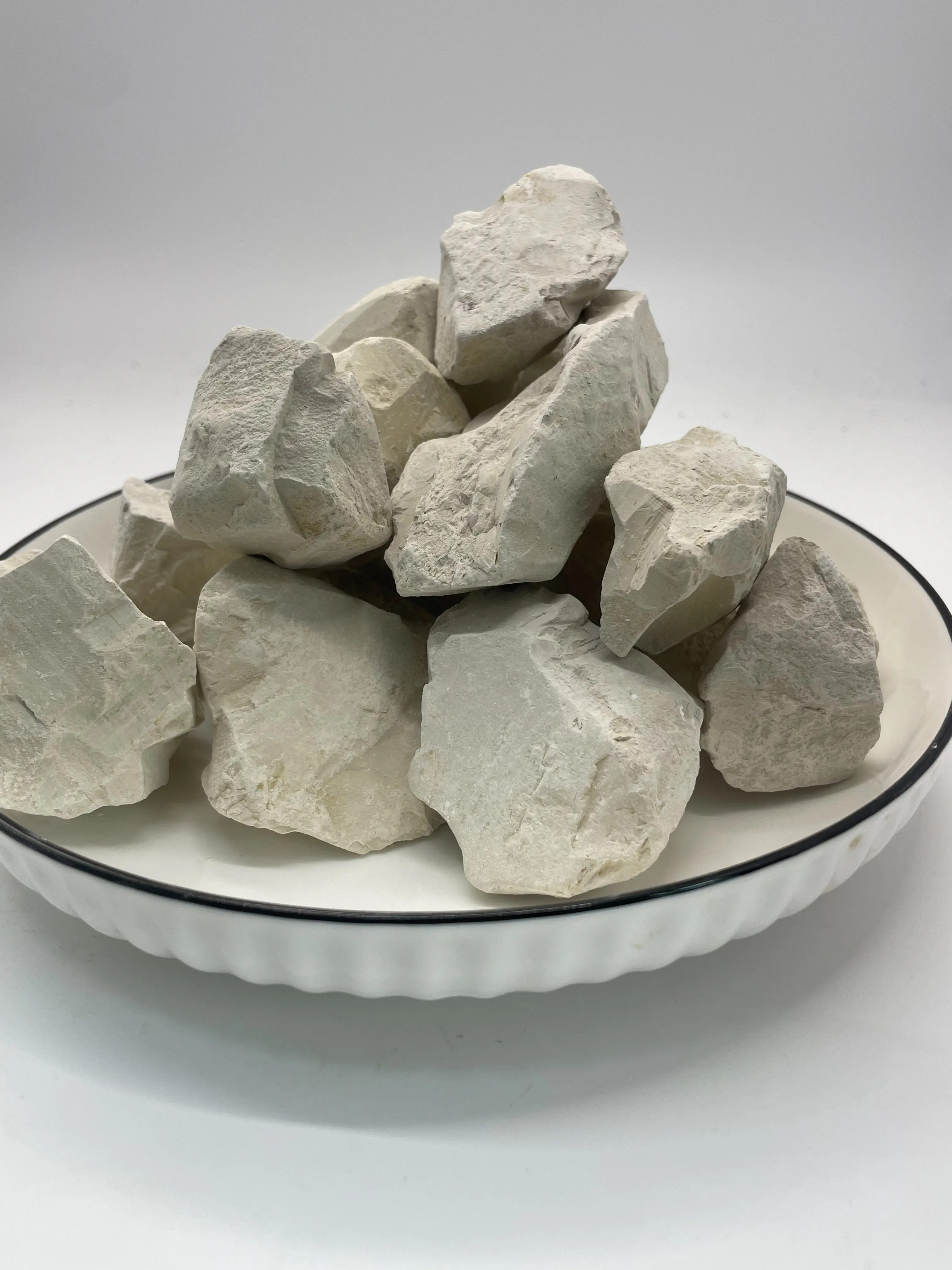 Perfect for Molding: Natural Gray Kaolin with Gentle Stickiness, Edible & Additive-Free, 4oz(113g)