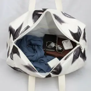 Travel Bag Cream Quilted Pretty Black Bow Duffel