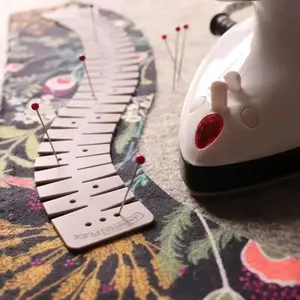 1PC Silicone Hemmer Professional Sewing Tool Hem Ruler Sewing Auxiliary Tool Multiple Colors