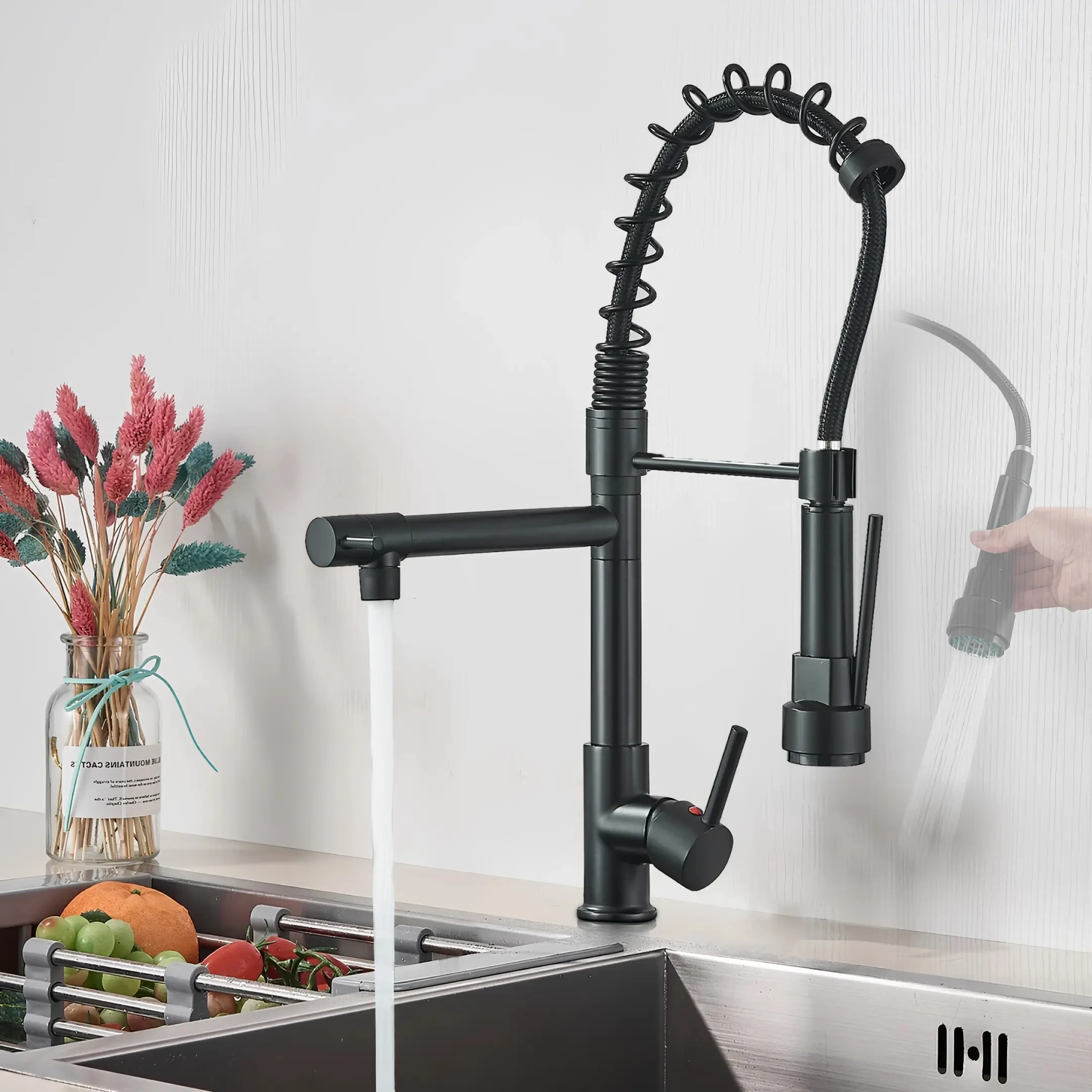 Kitchen Faucet,Kitchen Faucets with Pull Down Sprayer  Commercial Style Single Handle Matte Black Kitchen Faucet with Sprayer