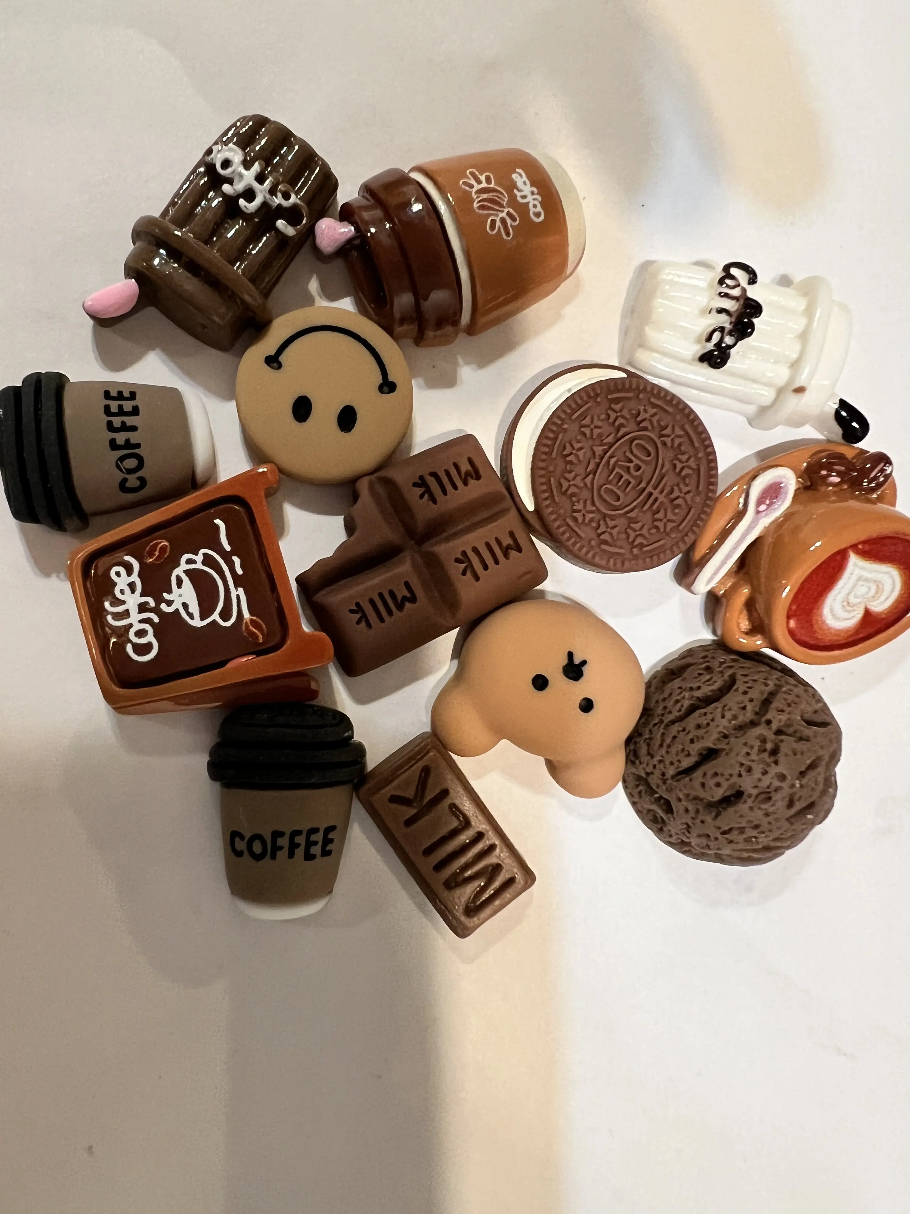 Make it Yourself Wreath DIY Kit, Coffee Time Theme ( 100G Coffee Color Cream Glue + Plain Rattan Wreath + Coffee Theme Charms )