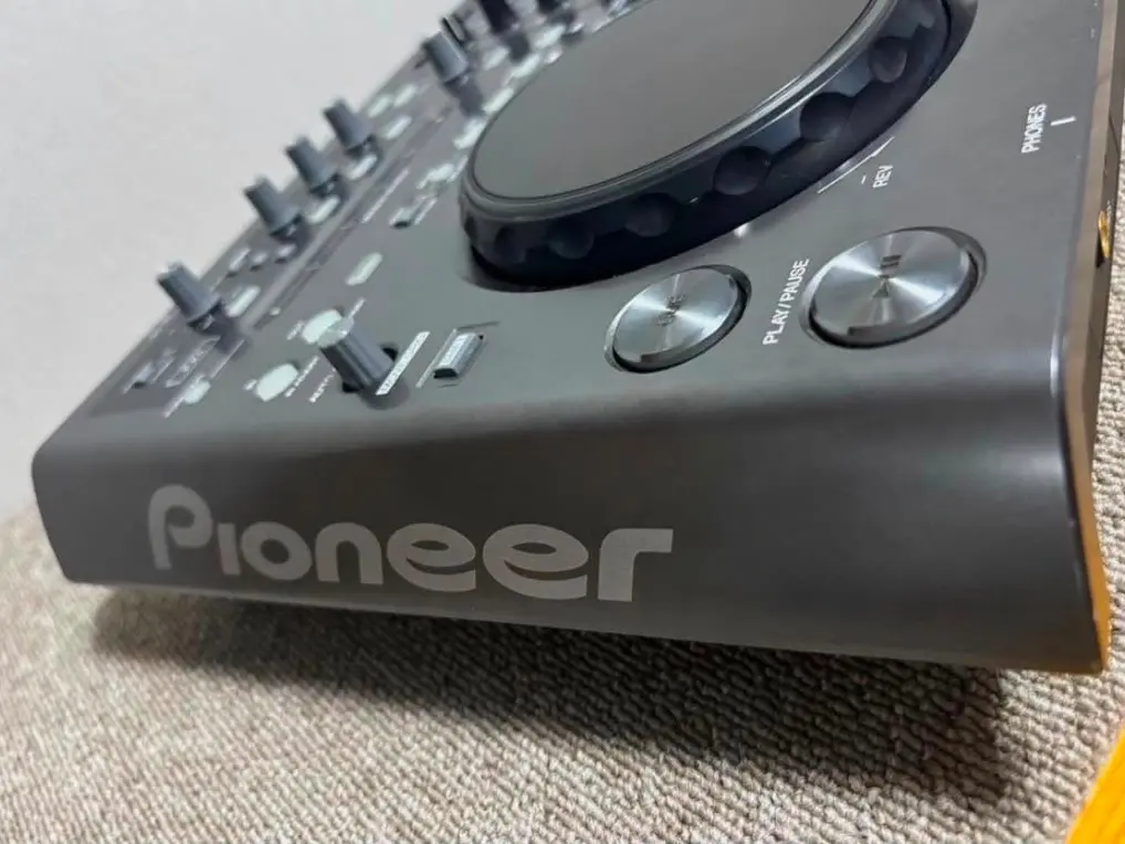 Pioneer DJ DDJ-T1 Traktor DJ Controller Boxed Tested Working