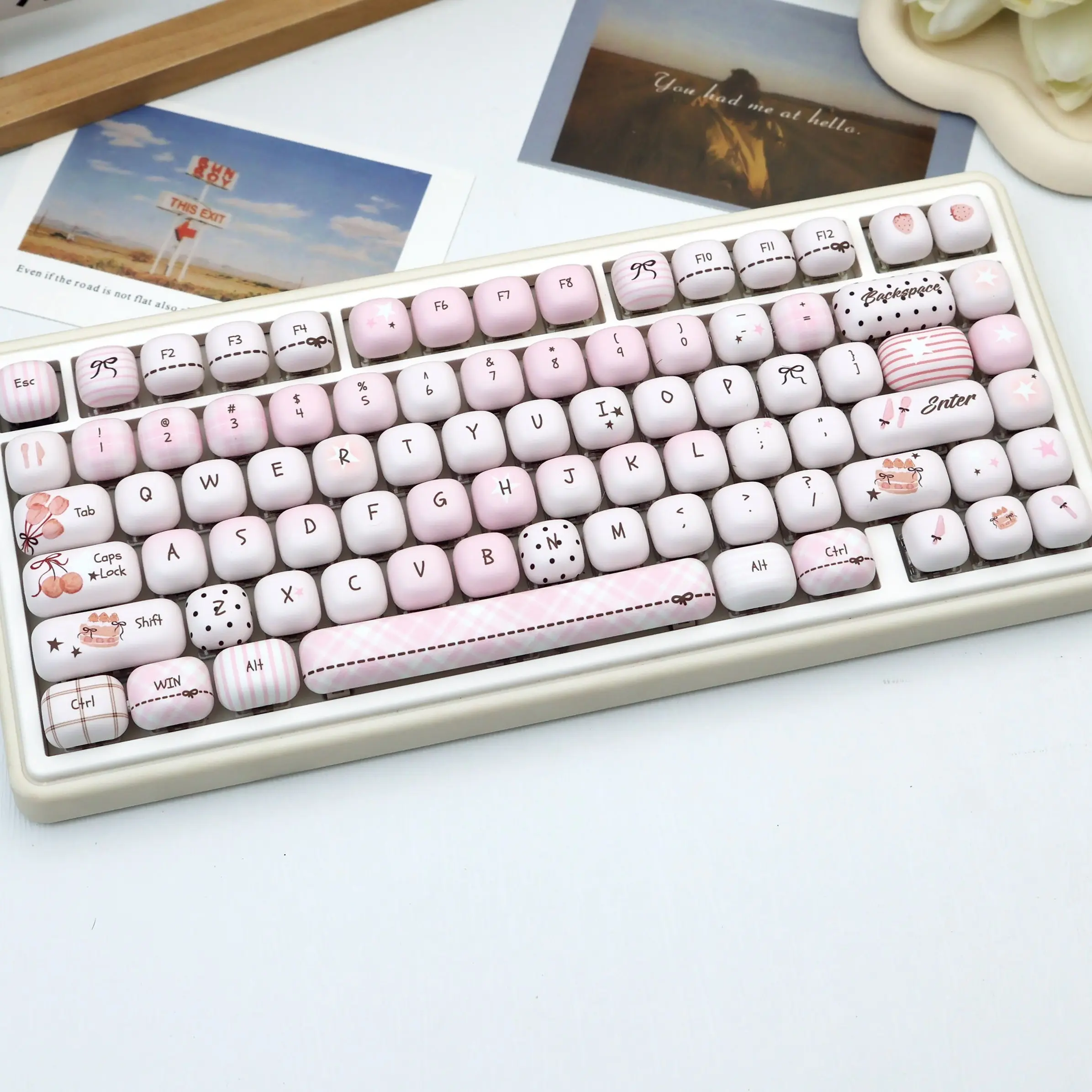 138 Key Pink Grey Theme Pbt Keycaps, Keycap Set, Dye Sublimation Process, Mog Profile, Compatible with Mx Axis, for 61/64/68/87/96/104/108 Keyboards
