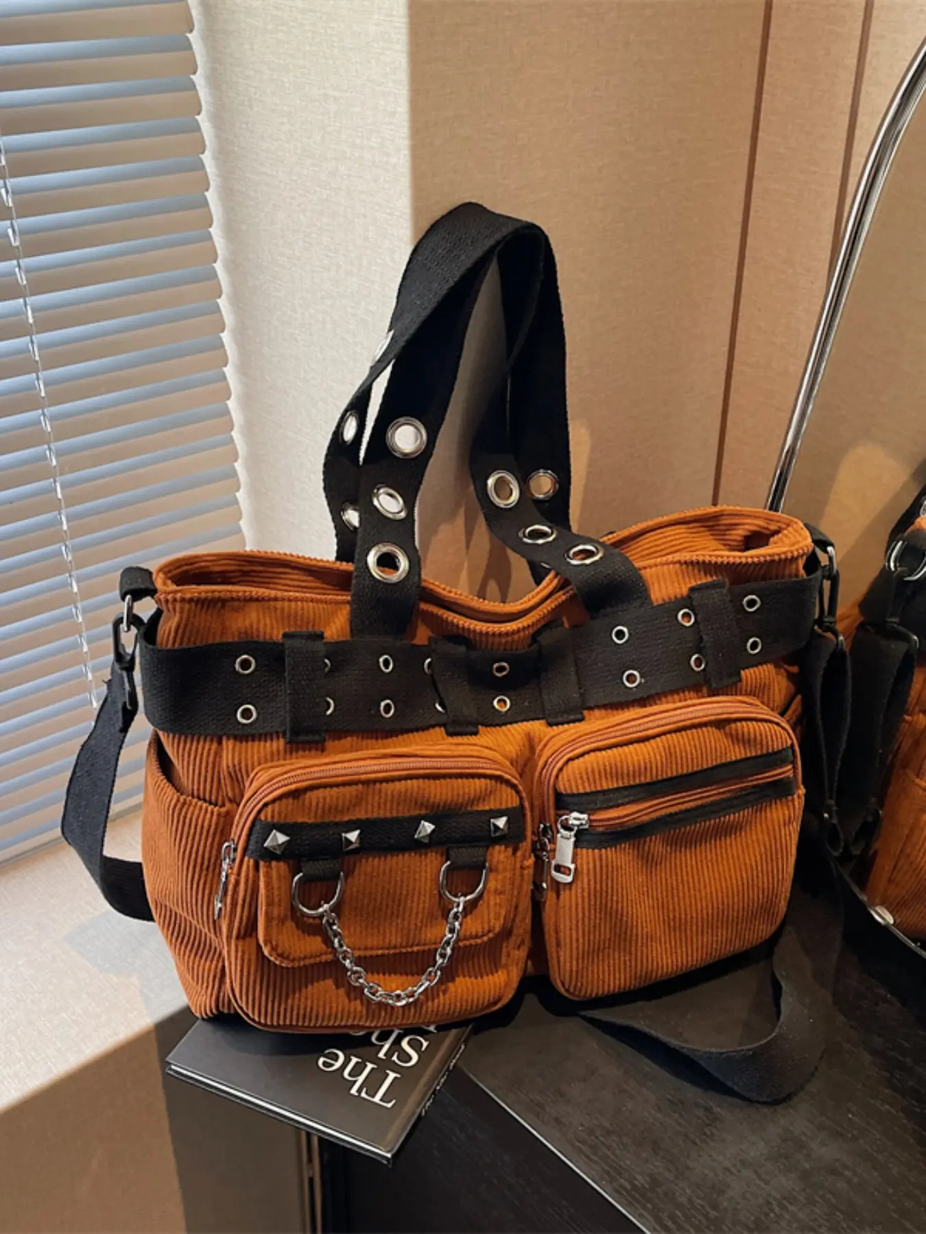 Dark Corduroy Tote Bag with Metal Chain, Large Capacity Multi-Pocket Shoulder Crossbody Bag, Trendy Travel Gym Bag, Corduroy Hobo Bag, Stylish Chain Bags, Fashionable Casual Bag