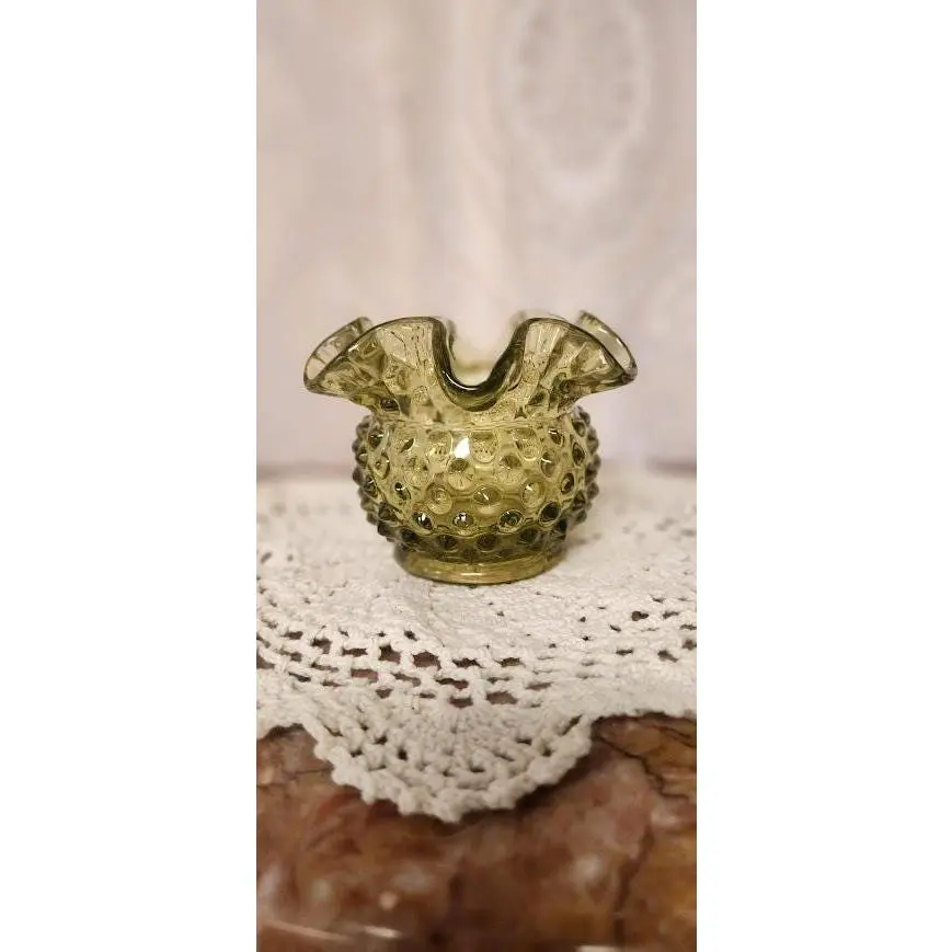 Vintage Colonial Green Fenton Hobnail Ruffled Rim Art Glass Vase - 4cm Bowl Depth, 5.75cm Base Diameter, Home Decor Accent with Small Bowl Display Option, Room Decor, Home Supplies, 7Cm