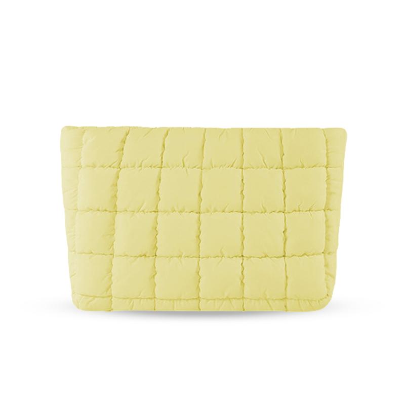 Solid color quilted design clutch bag, large capacity zipper travel storage bag, women's portable travel storage bag, back to school season, suitable for daily commuting and travel, school portable bag