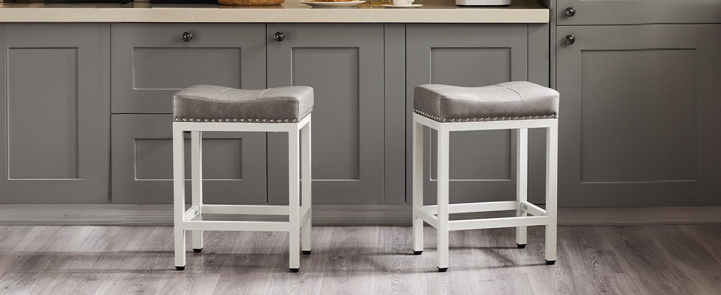 【Deal】SweetFurniture Set of 2 Bar Stools, 24 Inch Counter Height Saddle Stools, Modern Kitchen Barstools with Metal Base and PU Leather Springtok Foot Pedals