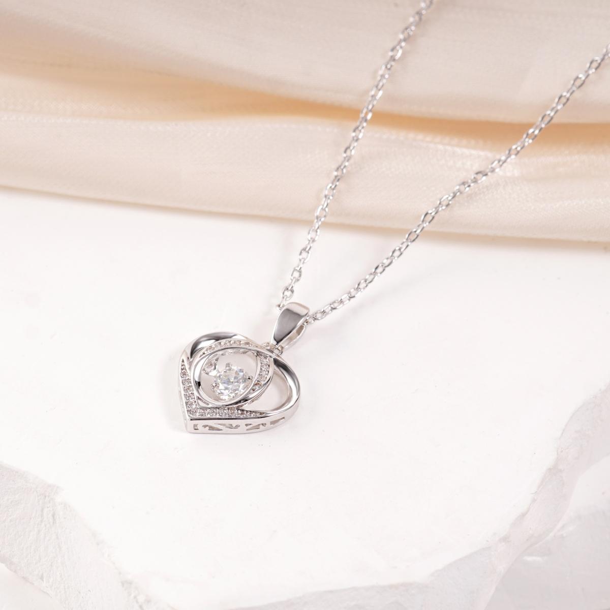 Moissanite Radiant Heart Pendant Necklace Valentine's Day Wedding Engagement Anniversary Romantic Elegant Gift Daily Wear Moissanite Radiant Heart Pendant Necklace Valentine's Day Wedding Engagement Anniversary Romantic Elegant Gift Daily Wear