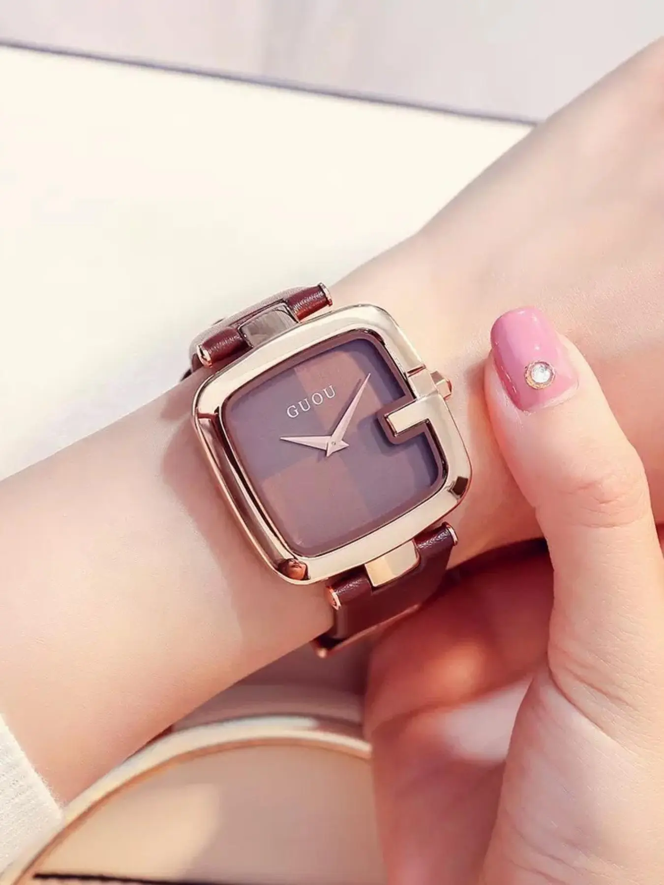Women's Elegant Square-Dial Fashionable Wristwatch with Box, Casual Trendy Wristwatch for Women and Girls, Versatile Exquisite Watch for Birthday Present