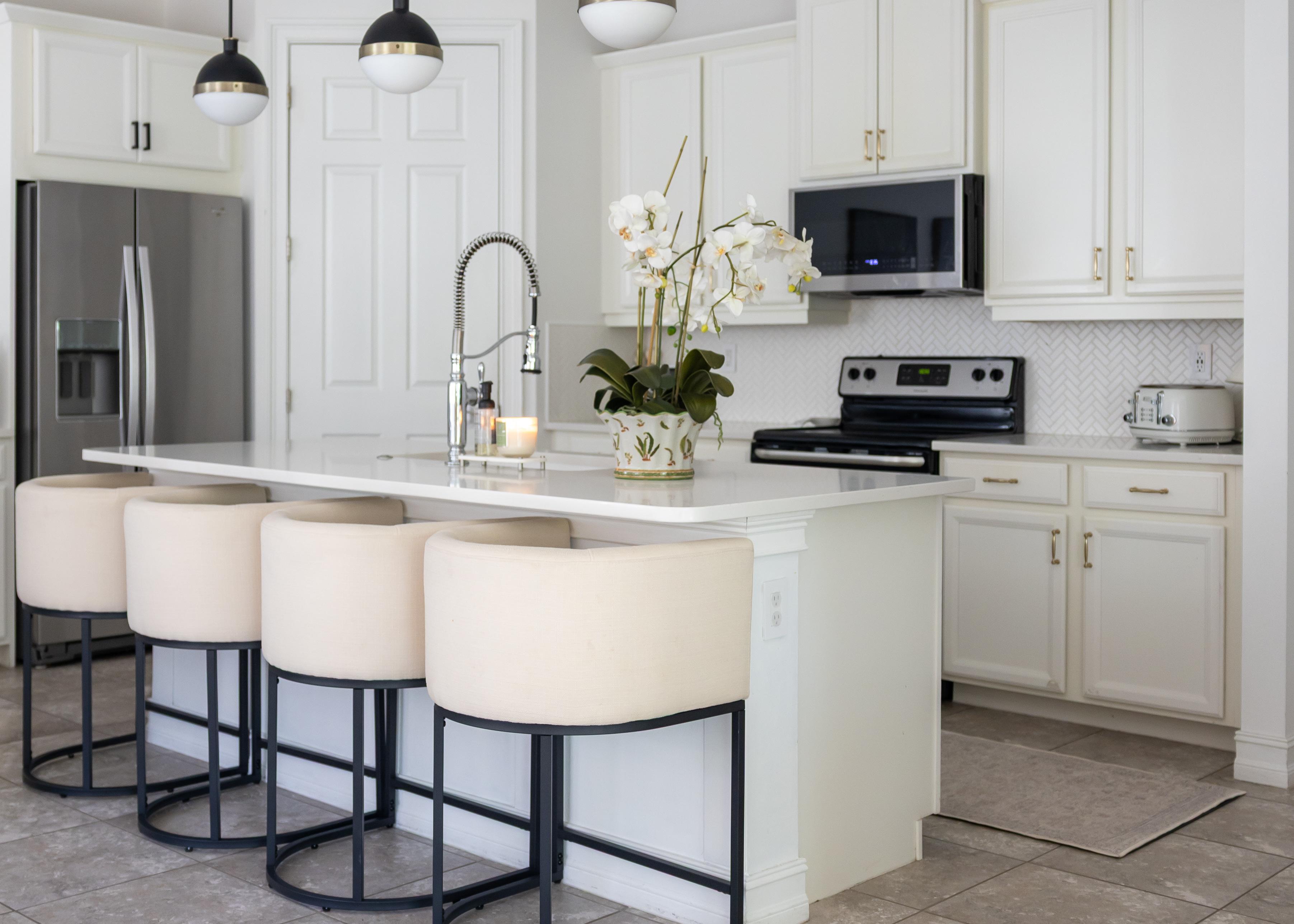 DAYALANE Vintle Bar & Counter Stool Modern Barrel Bar Stools For Christmas With Arm Upholstered Linen Chairs Gold Brass Frame for Kitchen Island Pub Dining Room Multiple Heights Easy Assemble Comfort Support