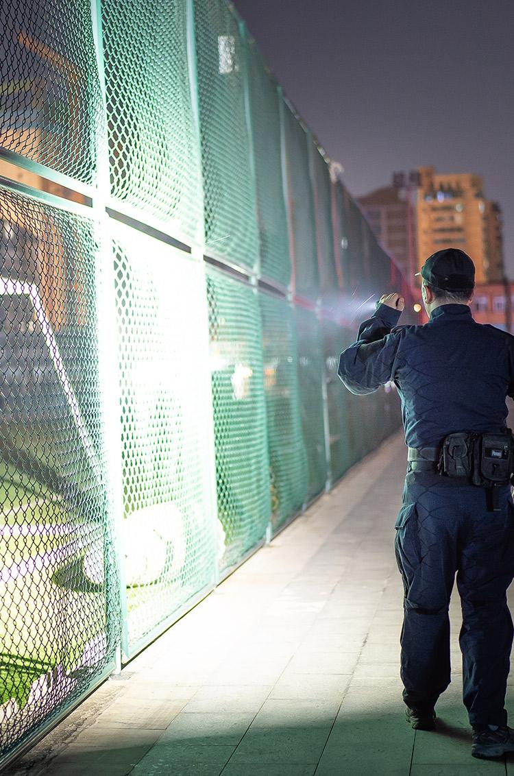 OLIGHT Seeker 4 Pro Rechargeable Flashlights, High Lumens Powerful Bright Flashlight 4600 Lumens with USB C Holster, Waterproof Flashlight