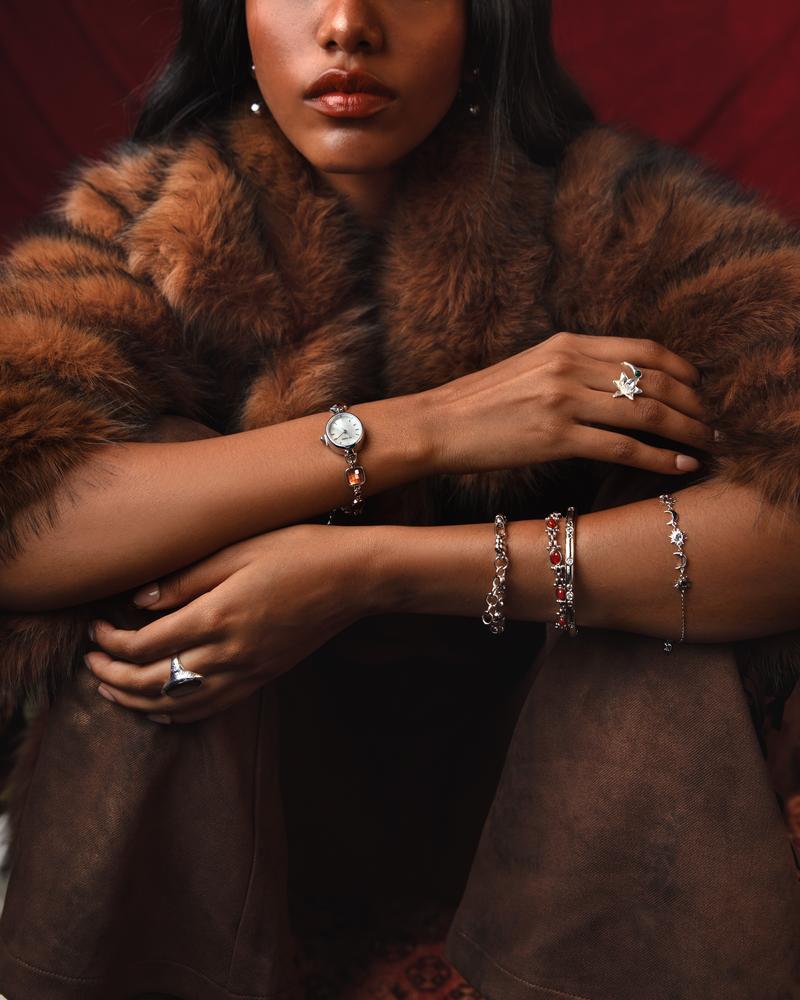 en route Lily Ring, Organic Vine‑Textured Band with Fully Bloomed Lily & Dark Green Dewdrop Resin Accent, Whimsical Statement Piece for Everyday Magic & Layered Elegant Looks