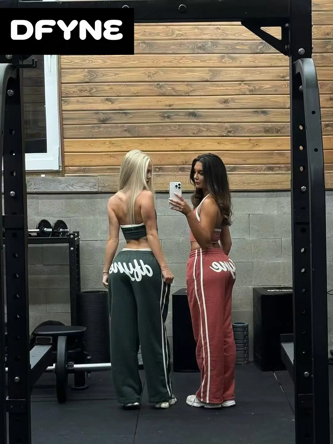 DFYNE Women's Wide Leg Sweatpants - Side Stripe, Drawstring Waist, Loose-Fit Track Pants for Streetwear, Gym, Baggy Sweatpants Women