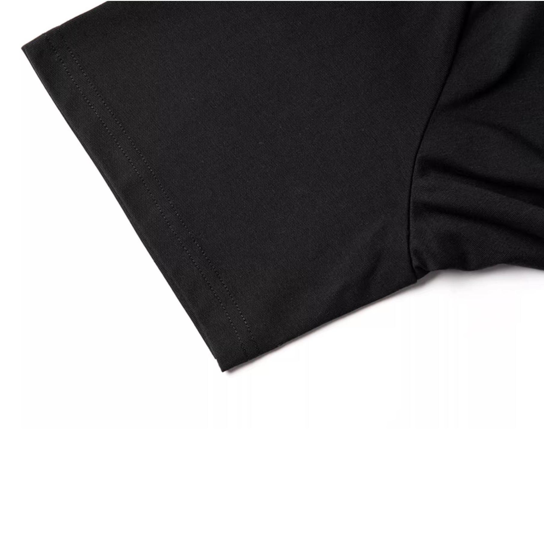 Cowboy Desert Marlboro T-Shirt – Western-Style Graphic with Horses and Cacti, Unisex Rodeo Tee, Wild West-Inspired T-Shirt.