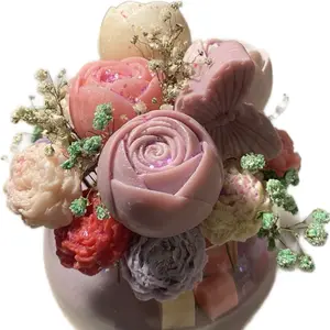 Organic soya wax candle,with a unique aromatic essence. Peppermint, mahogany, peppermint and coconut, love spell, champagne apple honey, Japanese blossom, bubblegum,