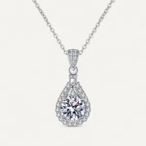 Moissanite Diamond Lueur Pendant