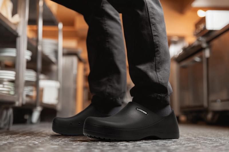 Anti-slip Waterproof Work Shoes Oil-Resistant Chef Nurse Slippers Lightweight Cushioned Wide Toe All Seasons Hospital Kitchen Restaurant