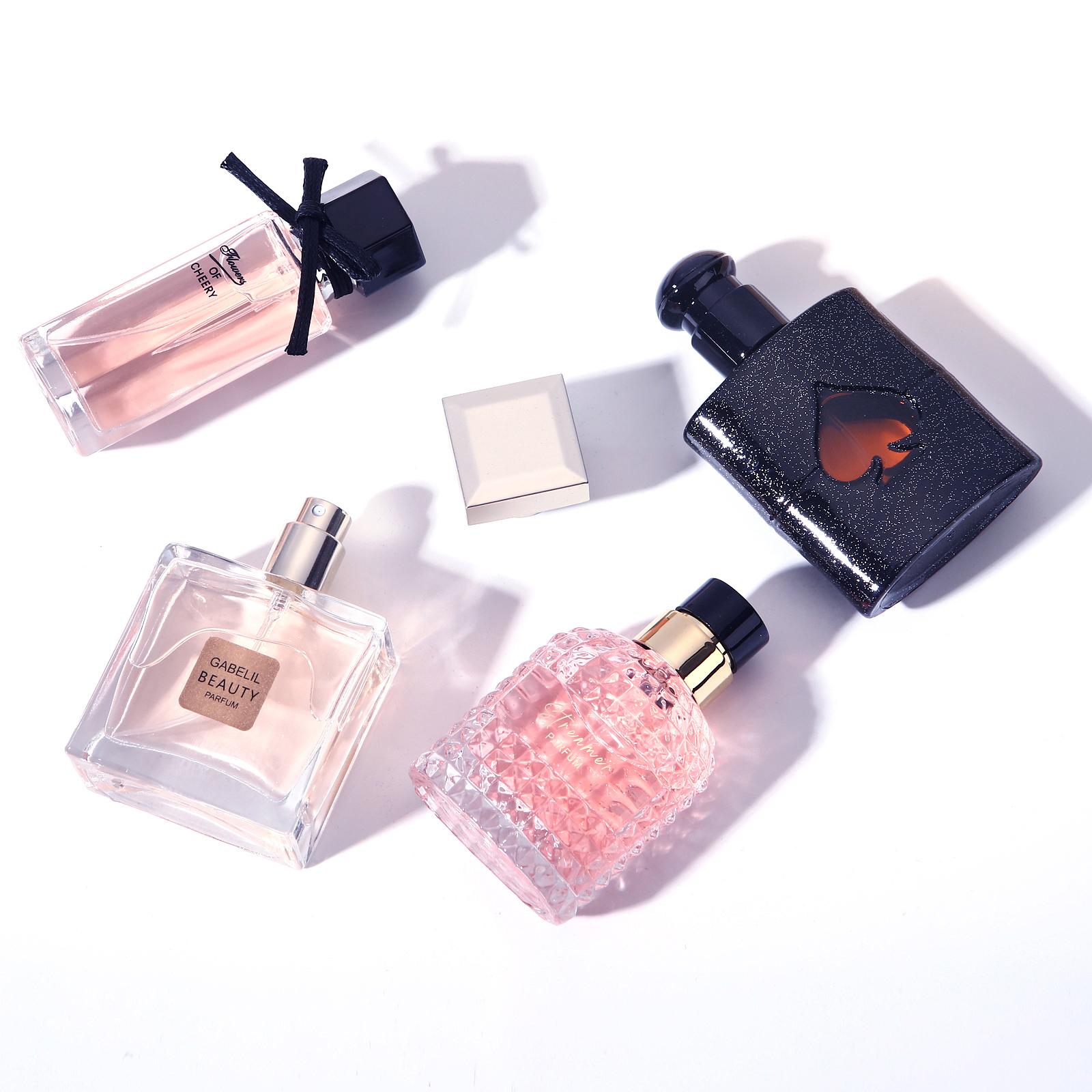 Women's Perfume Set: 4 floral and fruity fragrances in agift box, 105ml total (3.50z). Perfect for gifting or personaluse, elegant and timeless scents for any occasions