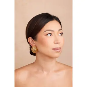 FALU EARRING