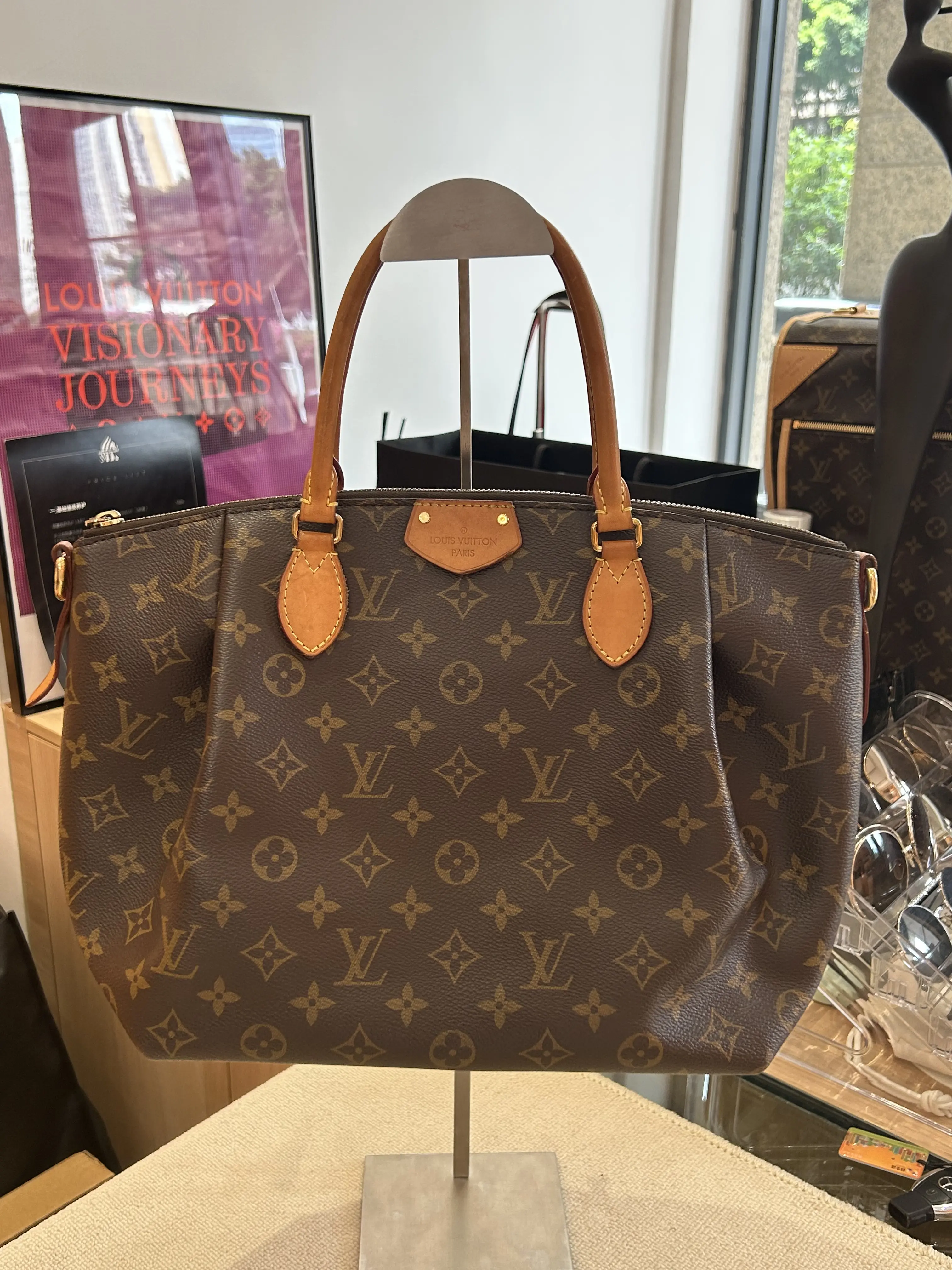 Pre-owned Louis Vuitton Turenne MM Monogram Tote