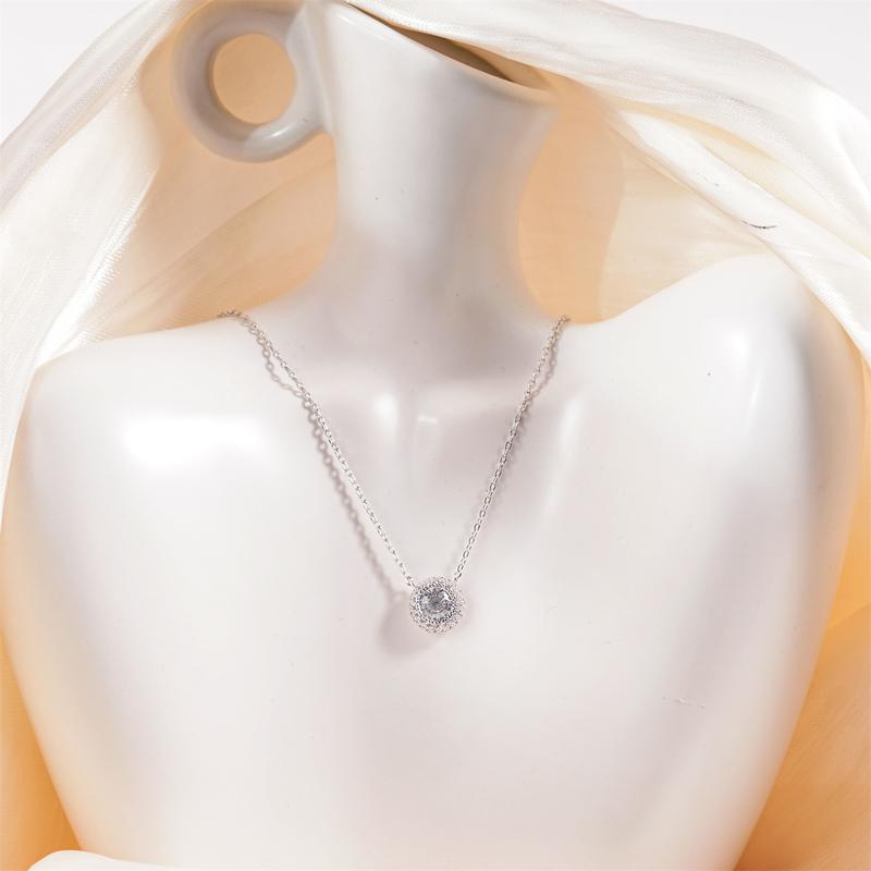 Moissanite 0.8ct Luminous Halo Solitaire Pendant Necklace Copper Chain Elegant Jewelry for Wedding Engagement Anniversary Daily Wear Gift