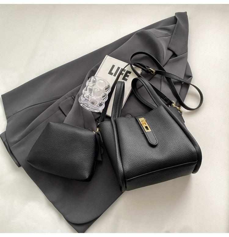 2026 Women's Elegant Solid Color Handbag, Fashion  Leather Shoulder Bag for Daily Used, Casual Trendy Versatile High-quality Commuting Bag, Girl Fashionable Bag,  Tote Satchel PU