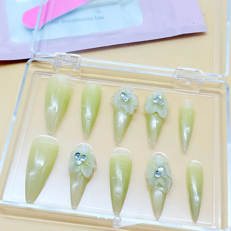 .DP.6438.Double-layer carved wearable nails