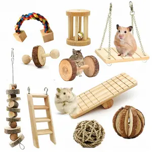 Bestselling wooden hamster toys, suitable for hamsters, rabbits, guinea pigs, and parrots; a combination set of play and teeth-grinding supplies. Small Animal Wooden Chewing Toy Set