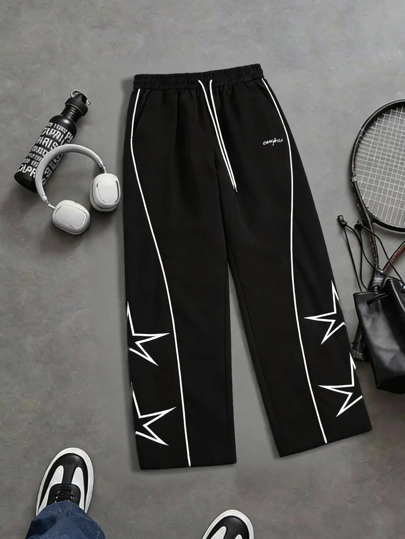 Y2K Loose Street Style Men’s Pants | Fashionable casual long pants featuring a white stripe design and a comfortable elastic waistband; loose fit suitable for everyday wear | Perfect for street style and casual outfits | A men’s fashion essential for 2026
