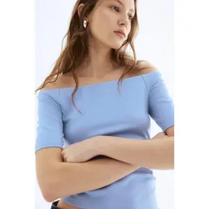 H&M Off-the-shoulder top